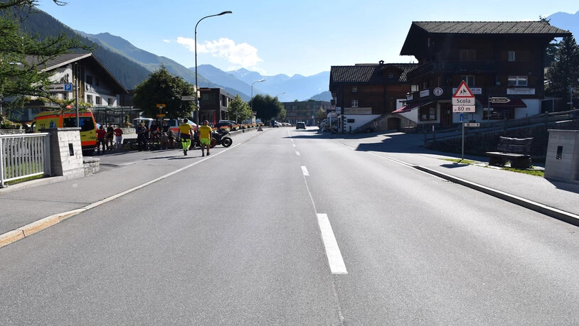 Unfall in Sedrun: Hier kam es zum Zusammenprall zwischen einem 18-jährigen Töfffahrer und einer 28-jährigen Velofahrerin.