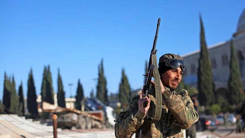 Rebellen-Kämpfer in Aleppo: Die Armee hat die Millionenmetropole fast kampflos aufgegeben.