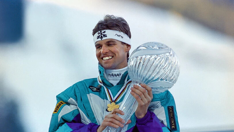 Abfahrts-Weltmeister Franz Heinzer jubelt bei der Siegerehrung 1991 in Saalbach-Hinterglemm