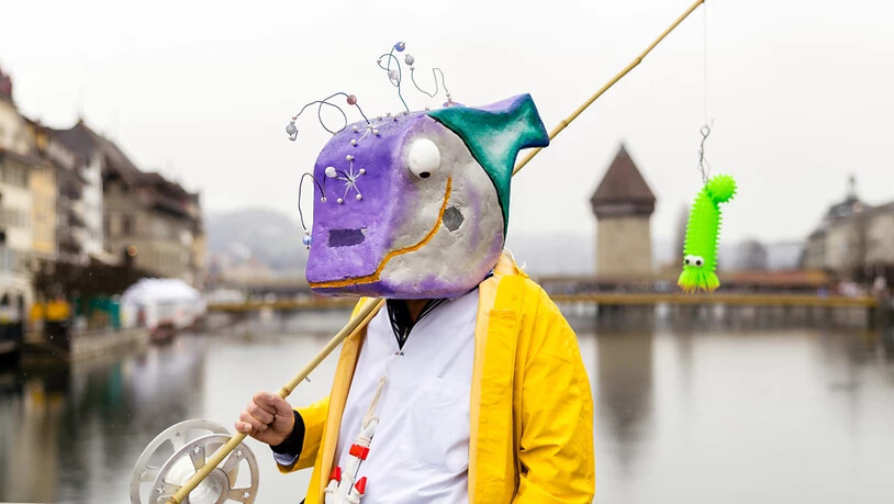 Auch viele Einzelmasken und wilde Gruppen sind an der Fasnacht unterwegs.