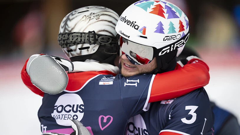 Julie Zogg (links) and Dario Caviezel mussten sich nach dem Mixed-Teamwettkampf gegenseitig trösten