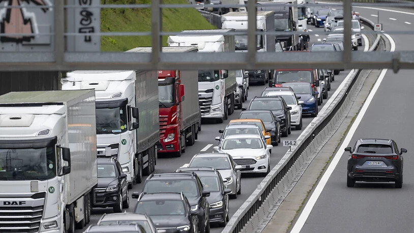 Zwischen Erstfeld und Göschenen stauten sich die Fahrzeuge am Donnerstagnachmittag auf einer Länge von zehn Kilometern.