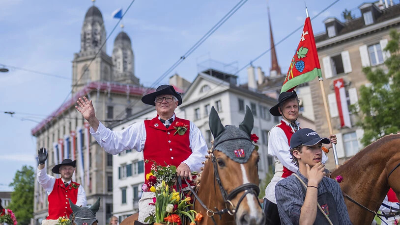 Der Zug der Zünfte durch die Zürcher Innenstadt dauerte rund drei Stunden.