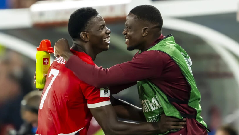 Im Nationalteam Kollegen, im Verein Gegner: Breel Embolo (links) geht im Duell mit Denis Zakaria als Sieger hervor