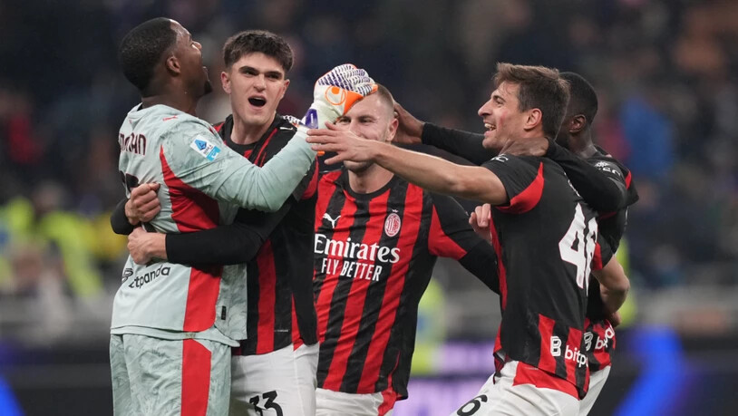 Die AC Milan gewinnt gegen Inter Mailand