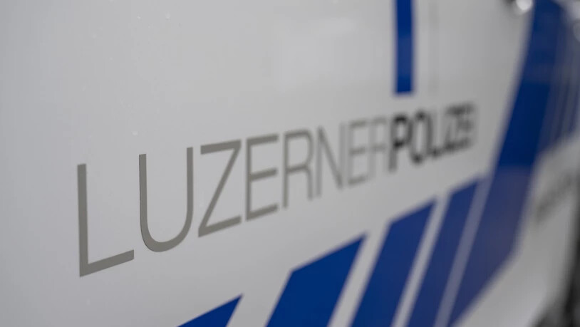 In Meggen LU mussten am Samstagabend 44 Personen nach einem Unfall in einer Tiefgarage evakuiert werden. (Symbolbild)