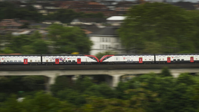 Alliance Swisspass lanciert eine Bezahlkarte für den öffentlichen Verkehr - sie ist ab sofort erhältlich. (Archivbild)