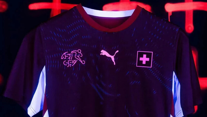 Das neue Nati-Trikot leuchtet im Dunkeln
