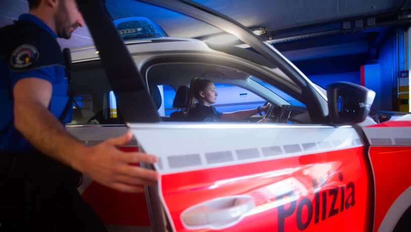 Fünf Personen sind wegen eines Brandes in einem Lagerraum im Südtessin evakuiert worden. (Symbolbild)