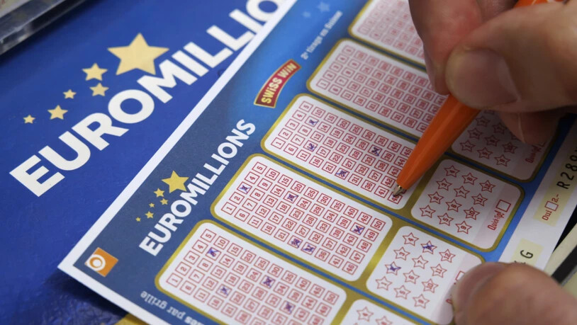 Für die nächste Ziehung am Dienstag befinden sich im Jackpot 16 Millionen Franken. (Archivbild)