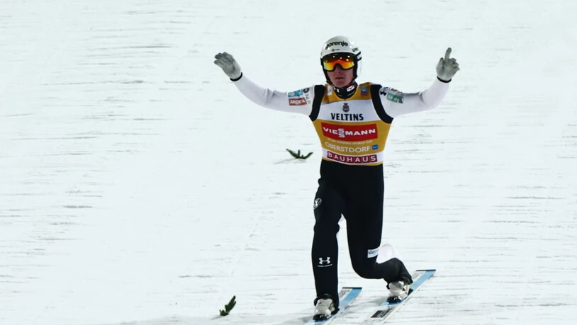 Domen Prevc landet auch in der kritischen Zone makellos