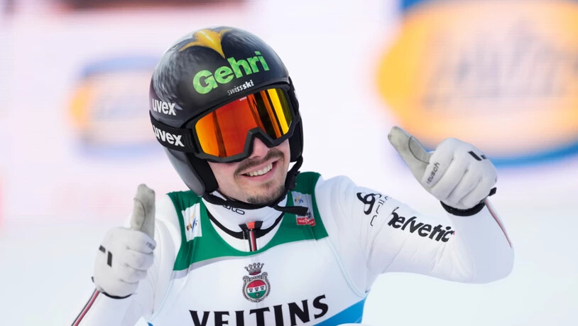 Daumen hoch: Sandro Hauswirth freut sich über die Leistung am Neujahrsspringen