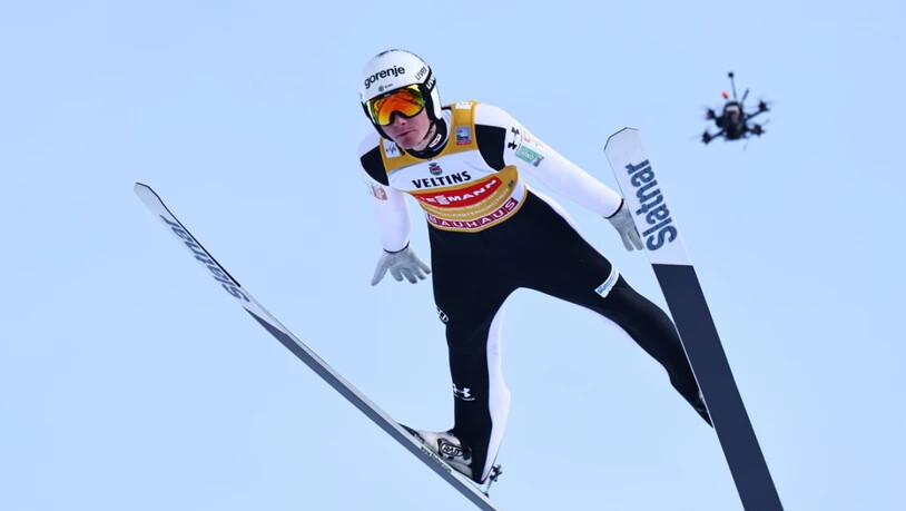 Wird von vorne und hinten gefilmt: Domen Prevc