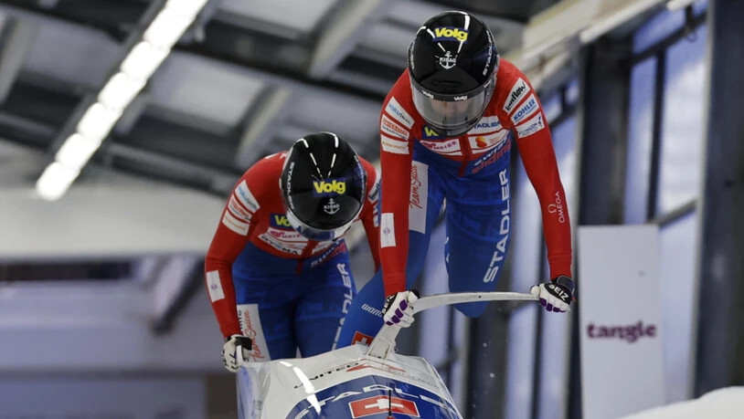 Melanie Hasler und Nadja Pasternack - hier beim Start beim Weltcup im lettischen Sigulda im November - sind für die Olympischen Winterspiele in Cortina gesetzt