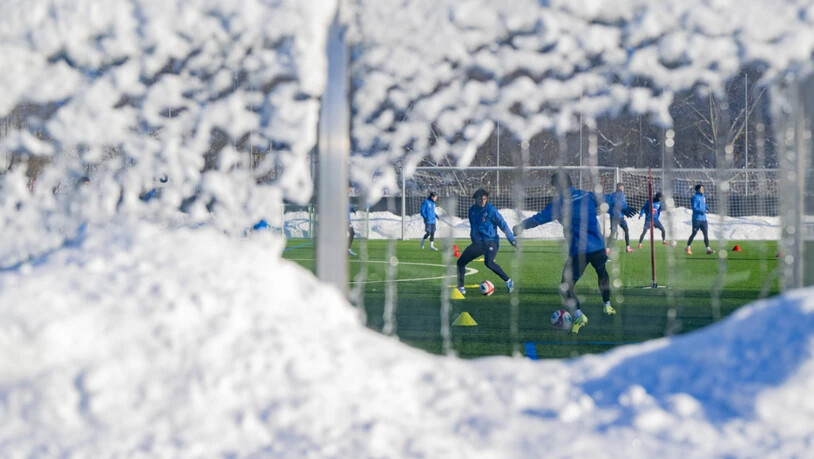 Der FC Luzern gehörte zu jenen Super Ligisten, die nicht in den Süden reisten und mussten bei eiskalten Bedingungen trainieren