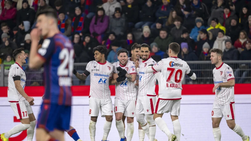 Sion jubelt über das 1:1 von Liam Chipperfield