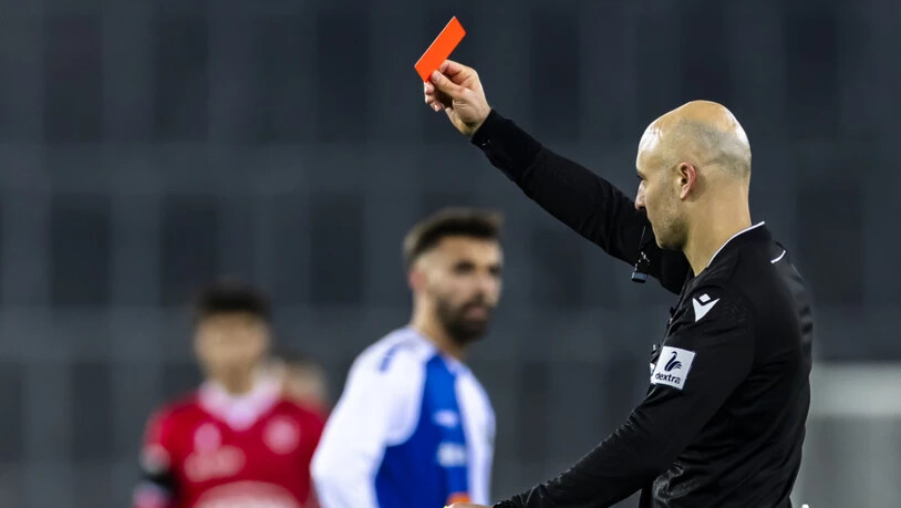 Schiedsrichter Luca Cibelli zeigte Ismajl Beka in der 90. Minute die Rote Karte