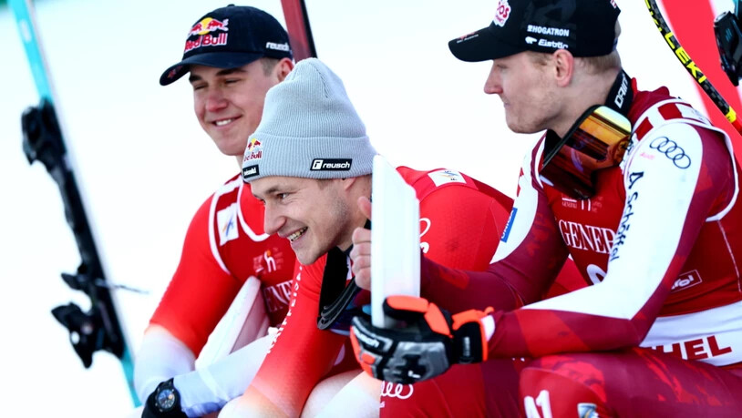 Ein Triumph, viele Verpflichtungen: Marco Odermatt (graue Kappe) hat aus dem letzten Jahr gelernt und will es nach dem neuerlichen Sieg im Super-G ruhiger angehen
