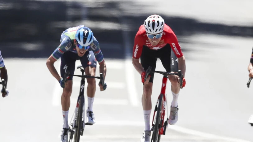 Mauro Schmid (rechts) wird an der Tour Down Under Zweiter
