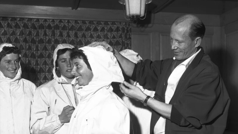 Bestens vorbereitet: Einkleidung des Schweizer Teams vor der Abrese nach Italien