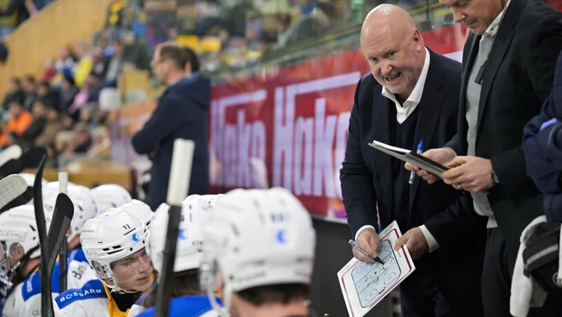 Der neue Zuger Trainer Benoît Groulx fand gegen Davos nicht die richtige Taktik