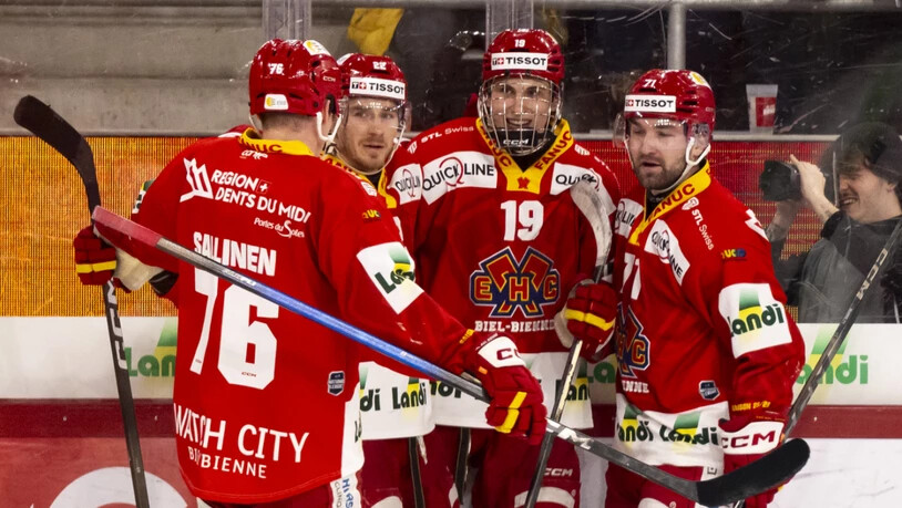 Der erst 16-jährige Jonah Neuenschwander (Nr. 19) hatte entscheidenen Anteil am Bieler Sieg gegen Ajoie