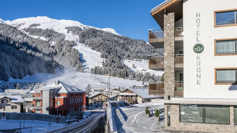 Das Hotel Krone prägt das Ortsbild von Churwalden – und bezieht auch die Einheimischen mit ein.  