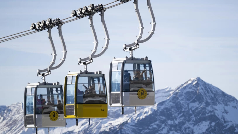 Während die beiden grössten Skiregionen Wallis und Graubünden leichte Zuwächse verzeichneten, verloren alle anderen Regionen an Gästen bei den Bergbahnen. (Symbolbild)
