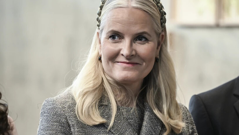 ARCHIV - Die norwegische Kronprinzessin Mette-Marit kommt zu einer Feier zum 25. Jubiläum der nordischen Botschaft. Foto: Jens Kalaene/dpa