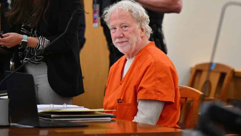 ARCHIV - Regisseur und Schauspieler Timothy Busfield vor einer Anhörung im zweiten Bezirksgericht im Bernalillo County Courthouse. (zu dpa: «US-Schauspieler Busfield wegen Kindesmissbrauchs angeklagt») Foto: Sam Wasson/Pool Getty/dpa