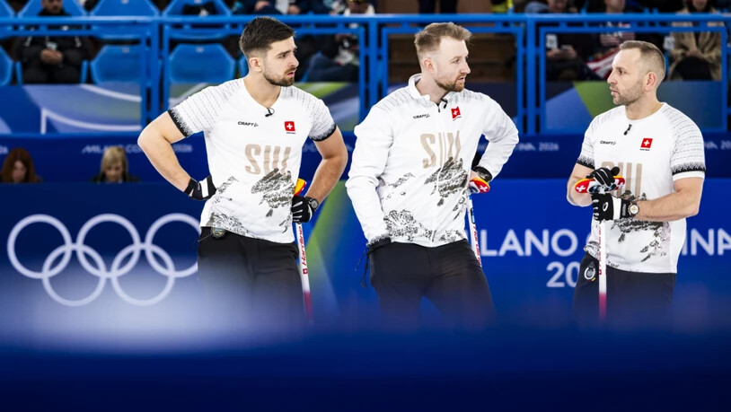 Ein Blickfang: Die Shirts und Jacken der Schweizer Curler