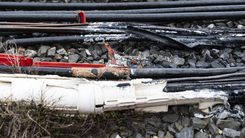 Die SBB musste nach dem Brand rund 1000 Kabel neu anschliessen.