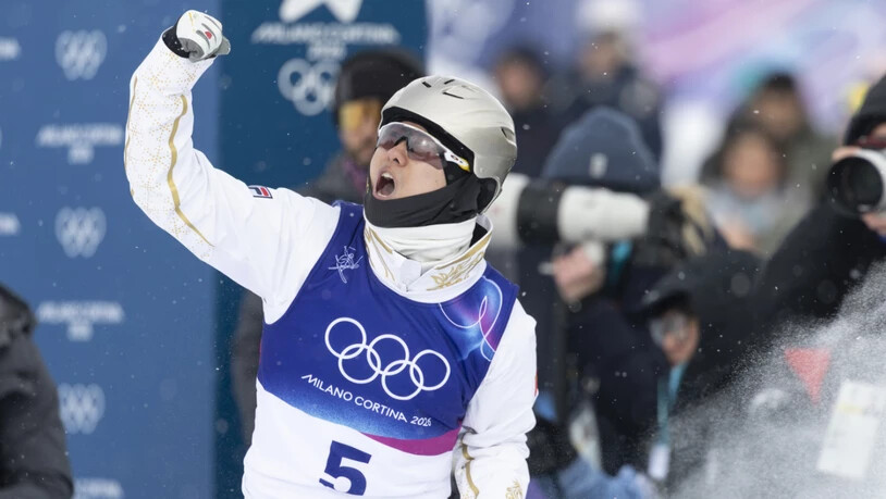 Wang Xindi jubelt in Livigno über Olympia-Gold im Aerials