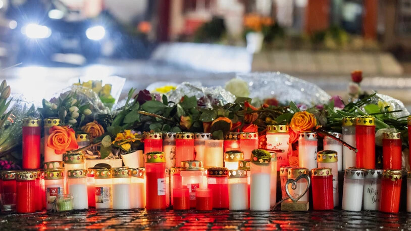 "Unsere Fahrerinnen und Fahrer sind auf Intervention mit schwierigen Fahrgästen und in Brandschutzfragen ausgebildet", sagte Postauto-CEO Stefan Regli zu "SonntagsBlick". (Archivbild)