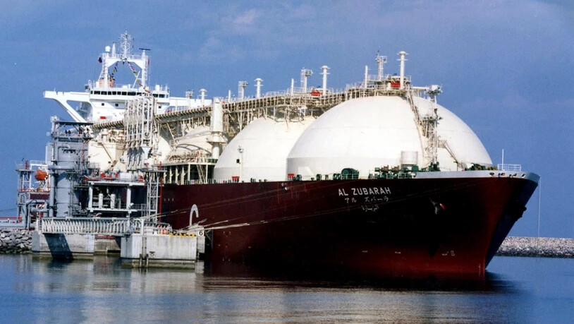 Der Preis für europäisches Erdgas ist nach einer vereinbarten Waffenruhe im Iran-Krieg deutlich gefallen. Die massgeblichen Future-Kontrakte sanken am Mittwoch um bis zu 20 Prozent. (Im Bild ein LNG-Tanker)