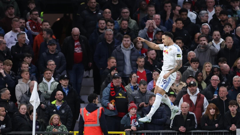 Noah Okafor hebt im Old Trafford ab