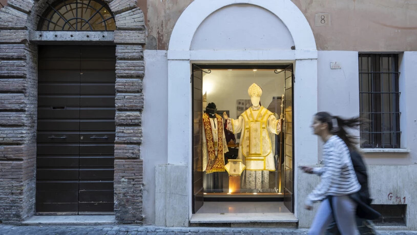 In diesem Laden in Rom unweit des Vatikans wurde der Hut für Franziskus' Beerdigung gefertigt. (Archivbild)