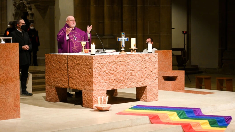 ARCHIV - Der Münchner Erzbischof, Kardinal Reinhard Marx, hält einen Queer-Gottesdienst (Archivbild). Foto: Tobias Hase/dpa