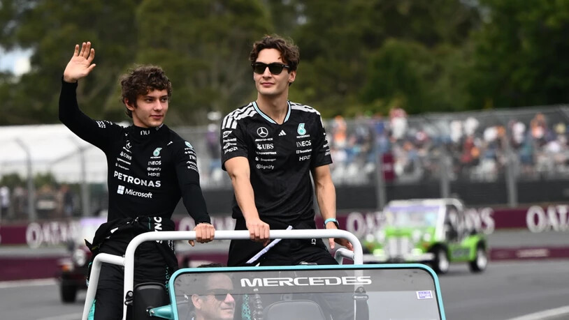 Kimi Antonelli (links) and George Russell sind bei Mercedes Teamkollegen, aber auch Konkurrenten