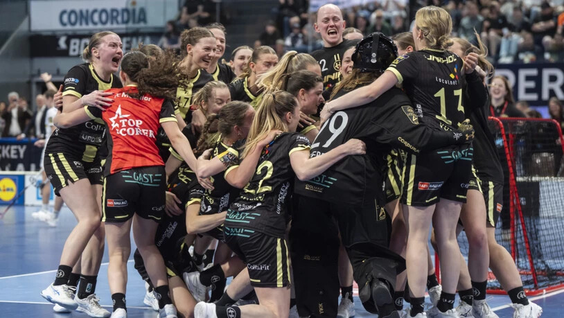 Auch die Frauen von Bern-Burgdorf feiern den ersten Meistertitel der Vereinshistorie