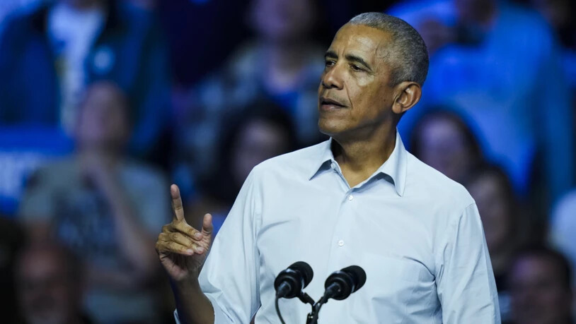 ARCHIV - Der ehemalige US-Präsident Barack Obama spricht bei einer Wahlkampfveranstaltung zur Unterstützung der demokratischen US-Präsidentschaftskandidatin Harris in Philadelphia. Foto: Matt Rourke/AP/dpa