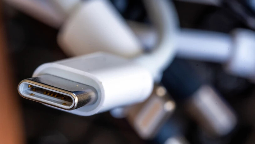 Künftig müssenb alle neuen Laptops in der EU über einen USB-C-Ladeanschluss verfügen. (Archivbild)