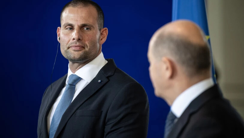 ARCHIV - Robert Abela, Premierminister von Malta (links), bei einem Besuch in Berlin im November 2023. Foto: Hannes P Albert/dpa/Archivbild