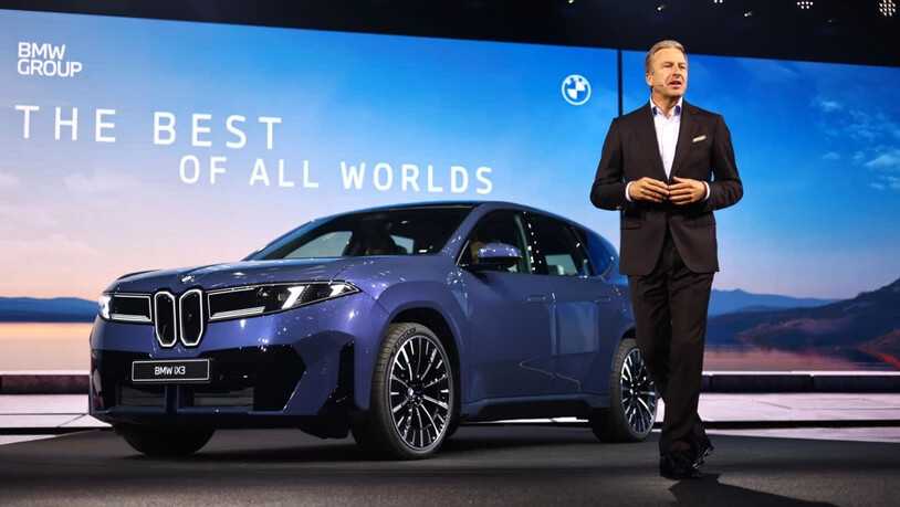 Der Autobauer BMW hat im ersten Quartal 2026 weniger umgesetzt und einen Gewinnrückgang hinnehmen müssen. Es war das letzte Quartal unter dem scheidenden Chef Oliver Zipse.(Archivbild)
