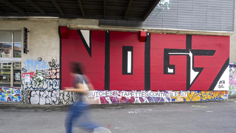 In Genf regt sich bereits jetzt Widerstand gegen den Gipfel: Graffito am Kulturzentrum L'Usine. (Archivbild)