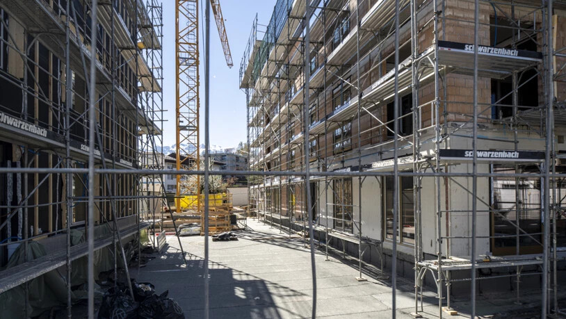 Nullzinsen und eine schwache Konjunktur führen zu steigenden Risiken am Eigenheimmarkt. (Symbolbild)