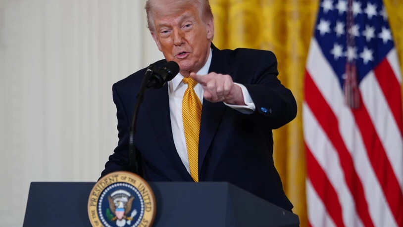 US-Präsident Donald Trump spricht während einer Muttertagsveranstaltung für Militärangehörige im East Room des Weißen Hauses in Washington. Foto: Julia Demaree Nikhinson/AP/dpa