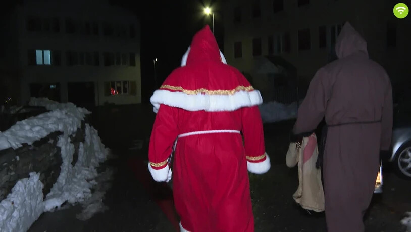 Reportage: Unterwegs mit Samiklaus Bruno Sprecher. Video Suela Tuena