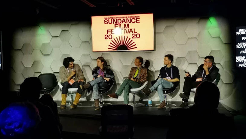 Die Filmemacher beim abendlichen Pressetermin: Sandro Zollinger (Dritter von  rechts) und Roman Vital (Zweiter von rechts) haben im Januar 2020 ihren VR-Film «Los» am Sundance-Filmfestival in den USA vorstellen können.