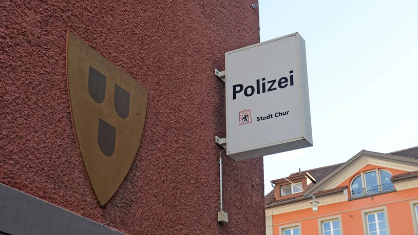 Die Stadtpolizei sucht Zeugen des Unfalls.